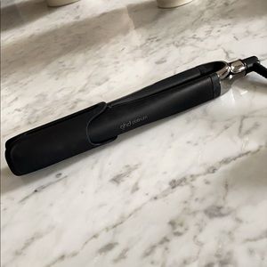 GHD PLATINUM HAIR STRAIGHTENER
